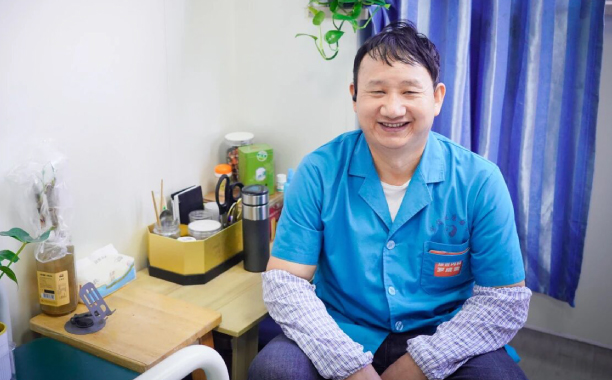 深夜的委屈，被他捂成了病房里的春天